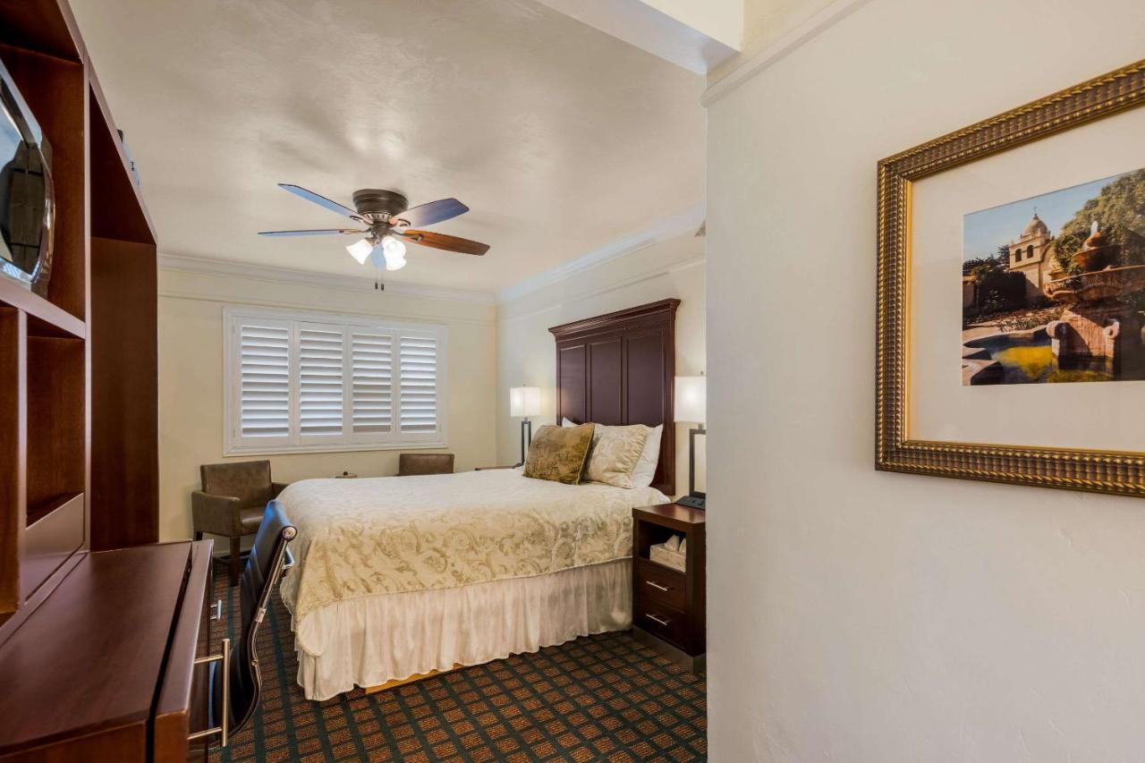 Clarion Collection Carmel Oaks Inn Exterior foto