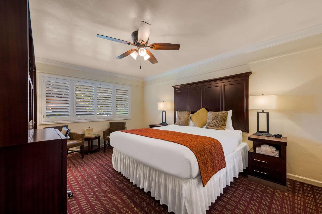 Clarion Collection Carmel Oaks Inn Exterior foto