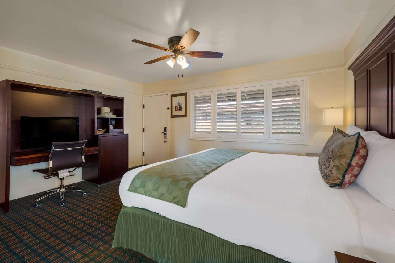 Clarion Collection Carmel Oaks Inn Exterior foto
