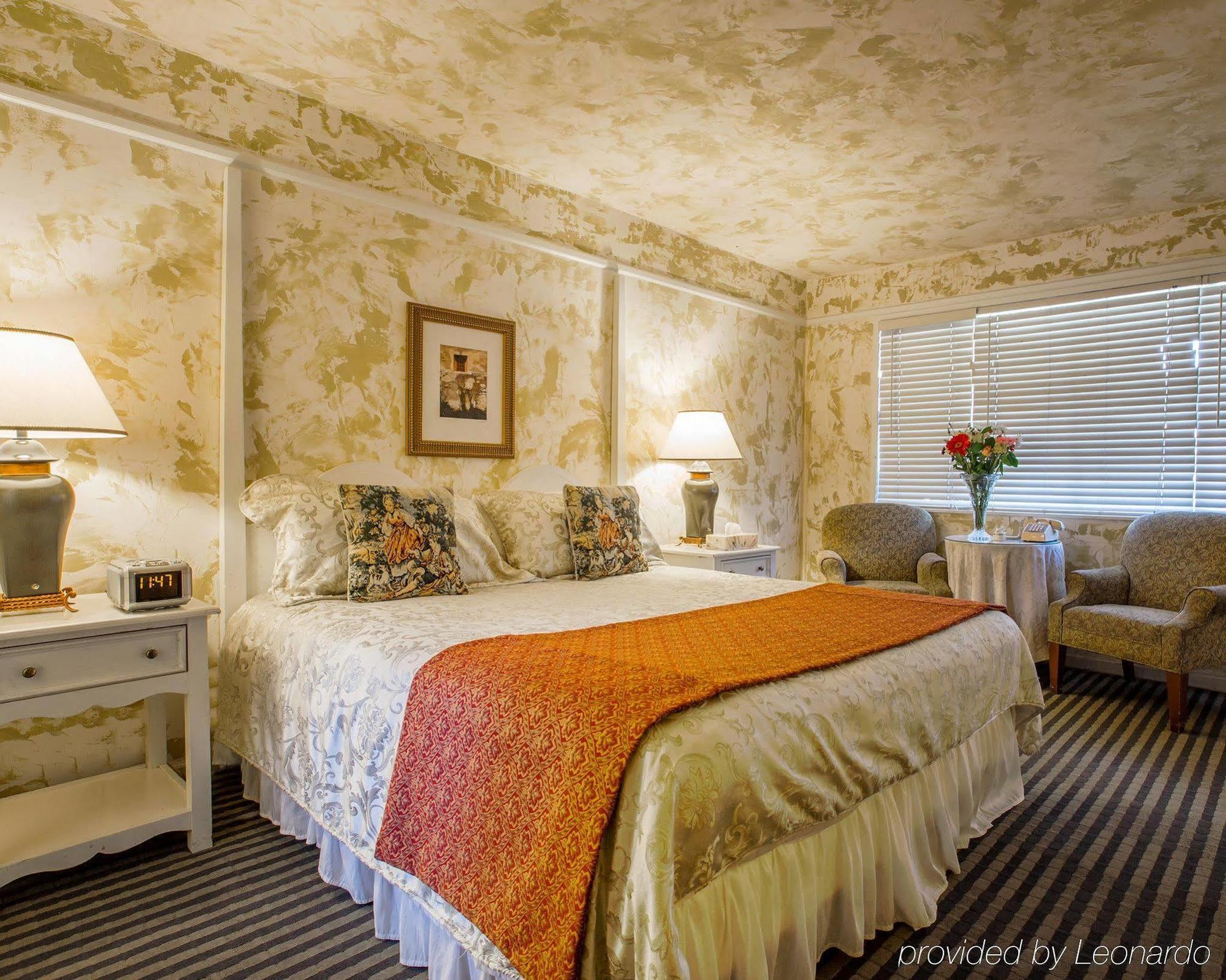 Clarion Collection Carmel Oaks Inn Exterior foto